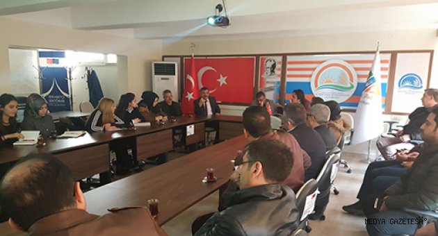 KAHRAMANMARAŞ İL GIDA TARIM VE HAYVANCILIK MÜDÜRLÜĞÜ DONDURMA SEKTÖRÜ VE SÜT VE SÜT ÜRÜNLERİ SEKTÖR TEMSİLCİLERİ İLE TOPLANTI GERÇEKLEŞTİRDİ.