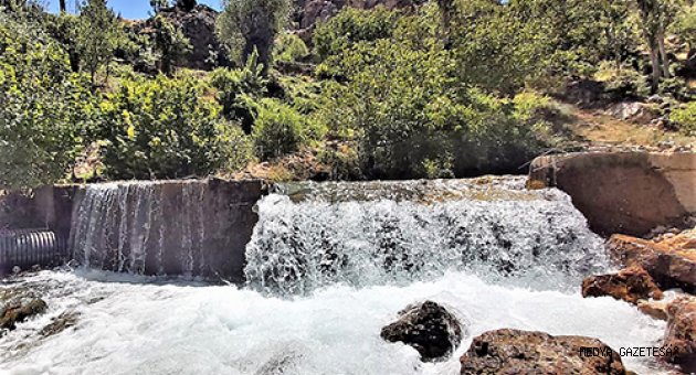 Kahramanmaraş'ta akarsuya düşen bebek kurtarıldı