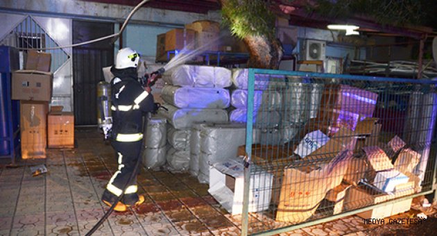 Kahramanmaraş'ta hastane deposunda çıkan yangın söndürüldü