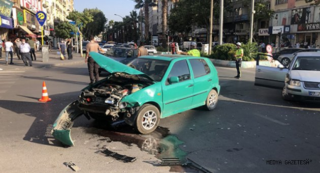 Kahramanmaraş'ta iki otomobil çarpıştı: 1 yaralı