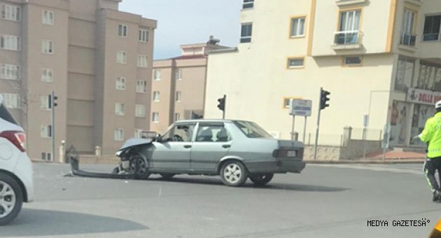 Kahramanmaraş'ta iki otomobil çarpıştı: 4 yaralı