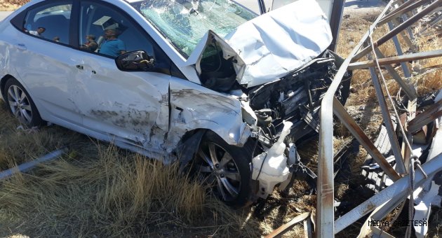 KAHRAMANMARAŞ'TA İKİ OTOMOBİL ÇARPIŞTI: 6 YARALI