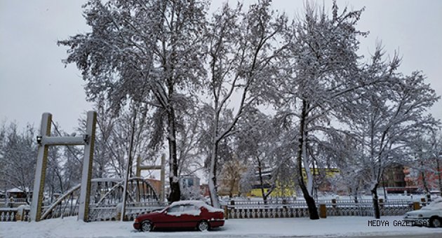 Kahramanmaraş'ta kar yağışı hayatı olumsuz etkiliyor
