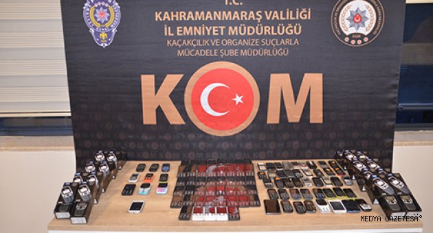 Kahramanmaraş'ta kargo gönderileri arasında 327 kaçak cep telefonu ele geçirildi