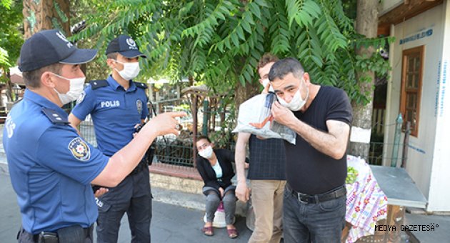 Kahramanmaraş'ta maskesiz sokağa çıkan 49 kişiye para cezası uygulandı