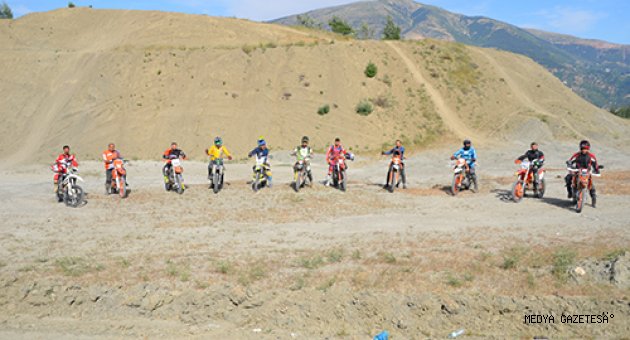 Kahramanmaraş'ta motosiklet tutkunları doğada buluştu
