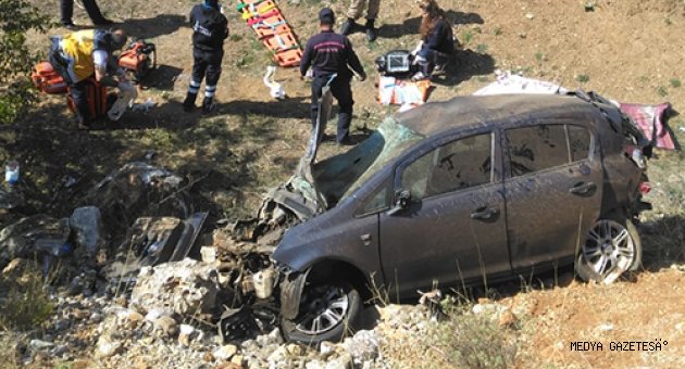 Kahramanmaraş'ta otomobil şarampole devrildi: 1 ölü, 2 yaralı