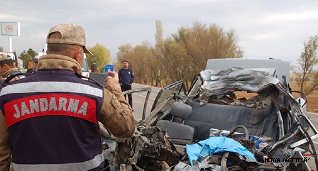 Kahramanmaraş'ta otomobille hafriyat kamyonu çarpıştı: 1 ölü