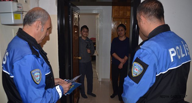 Kahramanmaraş'ta polisten koronavirüs bahanesiyle dolandırıcılığa karşı bilgilendirme