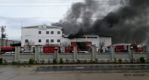Kahramanmaraş'ta tekstil fabrikasında çıkan yangın hasara neden oldu