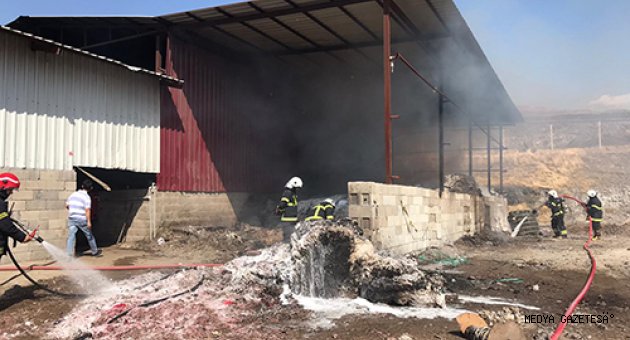 Kahramanmaraş'ta tekstil fabrikasında çıkan yangın hasara neden oldu