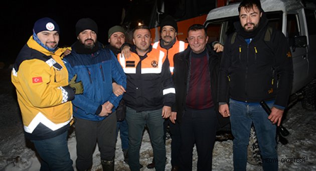 Kahramanmaraş'ta tipi nedeniyle yolda kalan yaklaşık 100 kişi kurtarıldı