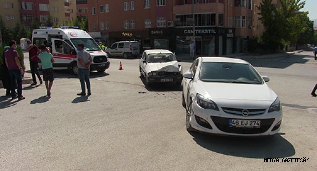 Kahramanmaraş'ta trafik kazaları: 4 yaralı