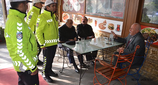 Kahramanmaraş'ta trafik polislerinden sahada eğitim