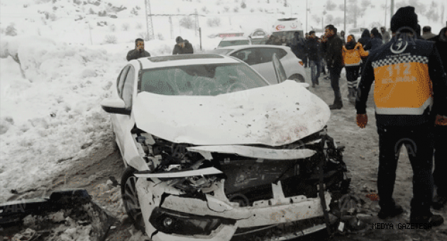 Kahramanmaraş'ta zincirleme trafik kazası: 3 yaralı