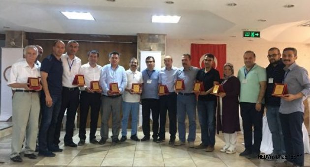 KAPAM’DA ÇALIŞTAY SONRASI PLAKET TÖRENİ
