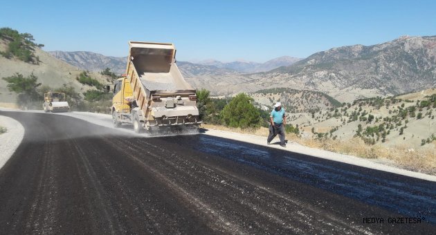 Karamanlı Yolu’nda sathi kaplama başladı