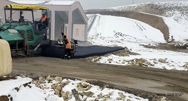 KAYAK MERKEZİ’NİN YOLU ASFALTLANDI