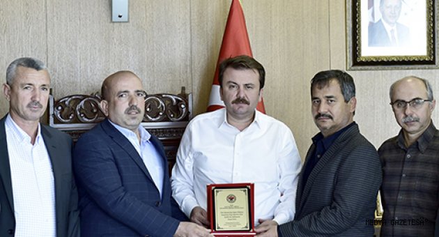 KIRMIZI ET ÜRETİCİLERİ BİRLİĞİ’NDEN PLAKET