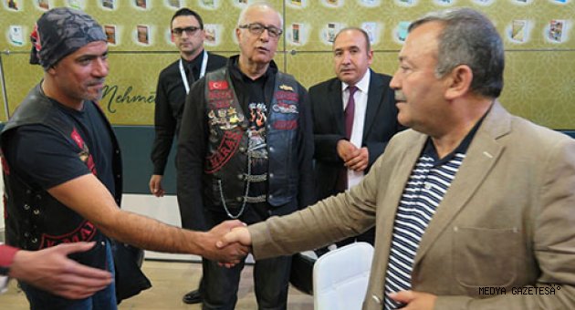 KİTAP FUARININ ZİYARETÇİLERİ ARTIYOR