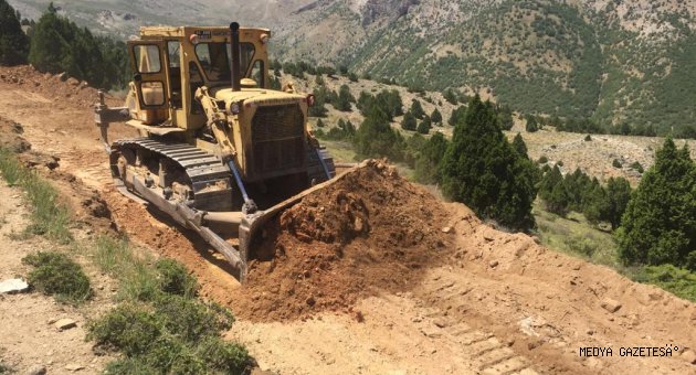 KMBB şehir genelinde yol yapım ve bakım çalışmalarına aralıksız devam ediyor