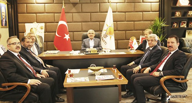 KMTSO YÖNETİMİ ŞAHİN AVŞAROĞLU'NU ZİYARET ETTİ