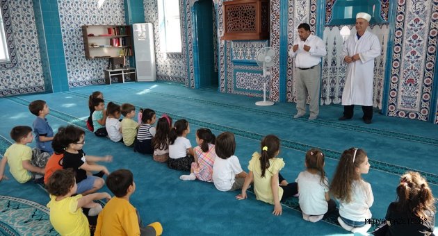 Kreş Çocuklarının Camiler Haftası Ziyareti