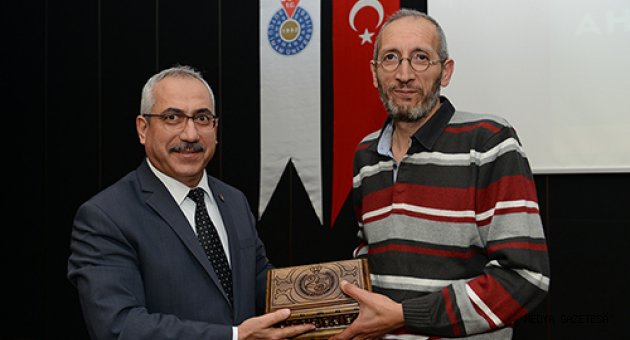 KSÜ’de “21. Yüzyılda Ahmet Yesevi’yi Anlamak” Konulu Konferans Verildi