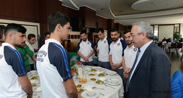KSÜ ERKEK SALON FUTBOLU TAKIMI, ADIM ADIM SÜPER LİGE KOŞUYOR