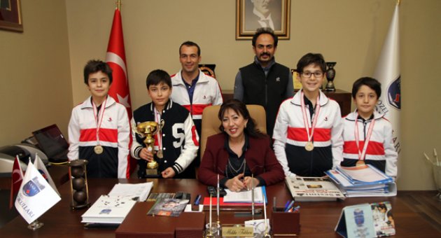 KÜÇÜK ERKEKLER MASA TENİSİ İL BİRİNCİSİ