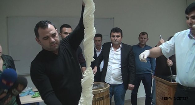 KURSİYERLERDEN DONDURMA ŞOV