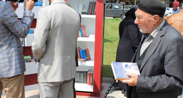 KÜTÜPHANE HAFTASI’NDA KİTAP OKUMA ETKİNLİĞİ