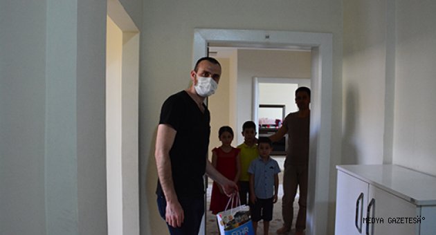 Kütüphane kullanıcılarının ‘EN’lerine hediye