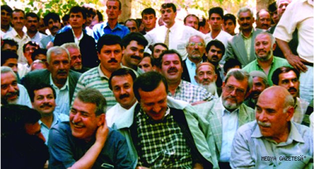MAHÇİÇEK, AK PARTİ'NİN 16. KURULUŞ YIL DÖNÜMÜ DOLAYISIYLA MESAJ YAYIMLADI.
