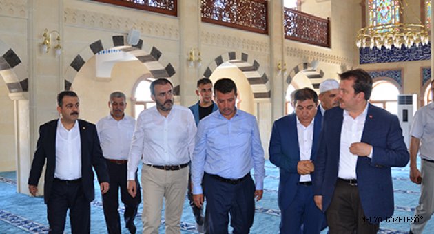 MAHİR ÜNAL, TÜRKOĞLU FATİH SULTAN MEHMET HAN CAMİSİNİ ZİYARET ETTİ.