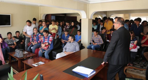 MALATYA ANADOLU LİSESİNDEN BAŞKAN GÜVEN’E ANLAMLI ZİYARET…