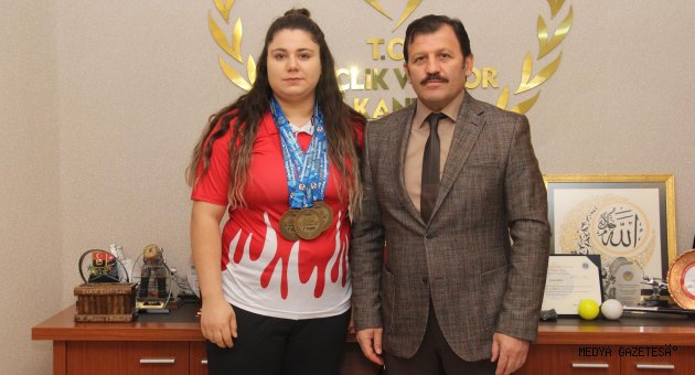 MİLLİ HALTERCİ MELİKE GÜNAL AVRUPA ŞAMPİYONU