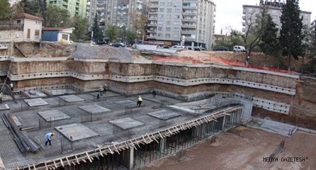 MİLLİ İRADE MEYDANI OTOPARKI HIZLA YÜKSELİYOR
