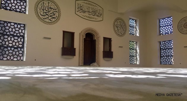Milli İrade Meydanındaki Cami İbadete Açılıyor