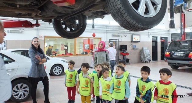 MİNİK ÖĞRENCİLERİN TOYOTA SEVGİSİ