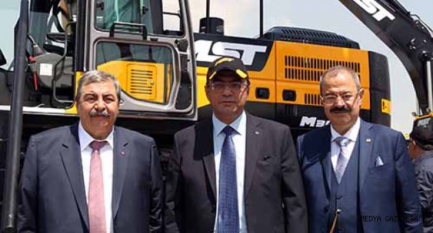 MST KOMATEK 2017 FUARI’NDA YENİ EKSKAVATÖRÜNÜ TANITTI
