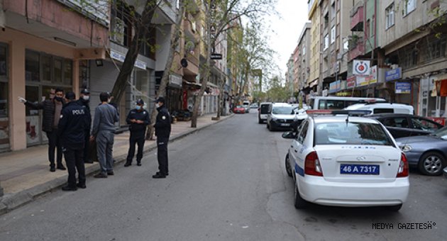 Mühürlenen iş yerini açarken suçüstü yakalandı