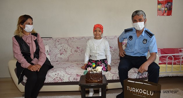 Nöroblastom hastası çocuğa doğum günü sürprizi