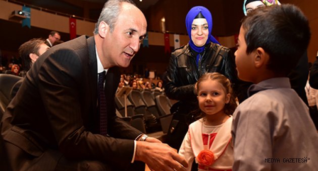 ÖĞRETMENLER GÜNÜ COŞKUYLA KUTLANDI