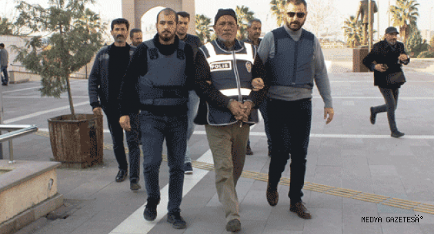 Oğullarından birini öldürdüğü ikisini yaraladığı iddiasıyla gözaltına alındı