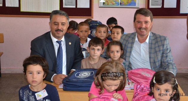 Okumuş ve Dilipak İlk Ders Gününde Öğrencilerle Birlikte