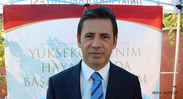 ONİKİŞUBAT BELEDİYESİ, ÜNİVERSİTELİ GENÇLERİ DONDURMAYLA KARŞILADI