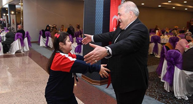 Onikişubat Belediyesi ve KADEM Ortaklığında Şehit Aileleri Kadınları Yemek Programında Bir Araya Geldi