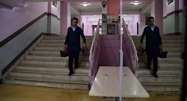 Organları ters tarafta olmasına rağmen azmiyle hayata tutundu