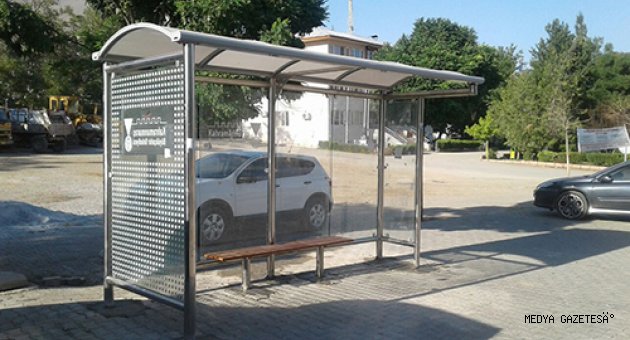 OTOBÜS DURAKLARI YENİLENİYOR